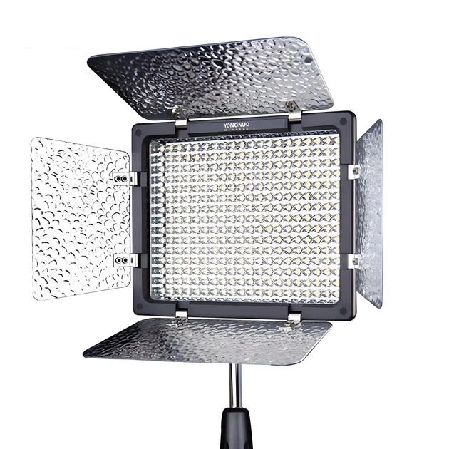 Постійне LED світло комплект софтбокс стійка штатив акумулятор Yongnuo YN300 III Kit - Фото 5 Постійне LED світло комплект софтбокс стійка штатив акумулятор Yongnuo YN300 III Kit - изображение 5