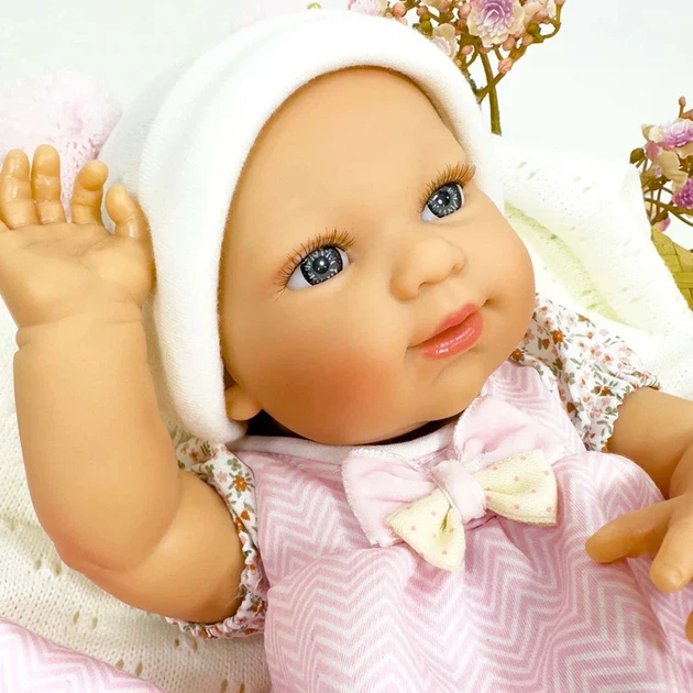 Кукла Reborn DOUDOU девочка 37 см Nines d'Onil, с ароматом ванили - Фото 2 Кукла Reborn DOUDOU девочка 37 см Nines d'Onil, с ароматом ванили - изображение 2