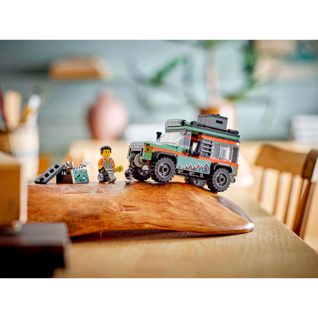 Конструктор LEGO City Позашляхова гірська вантажівка 4x4 221 деталь (60447) - зображення 8