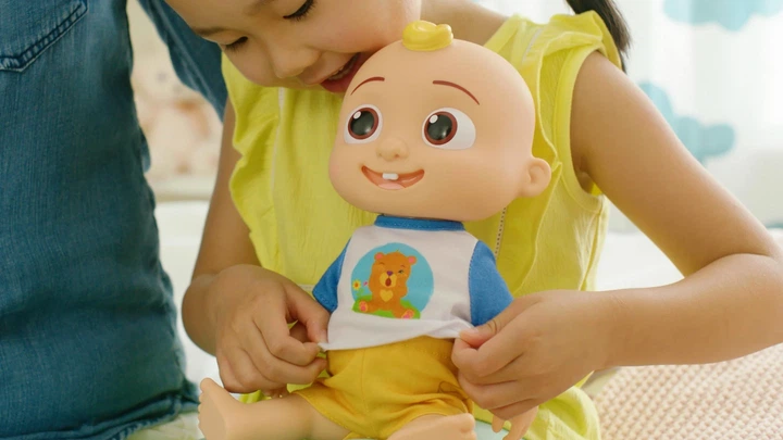 Интерактивная игрушка CoComelon Roto Plush Джей Джей со звуком - изображение 11