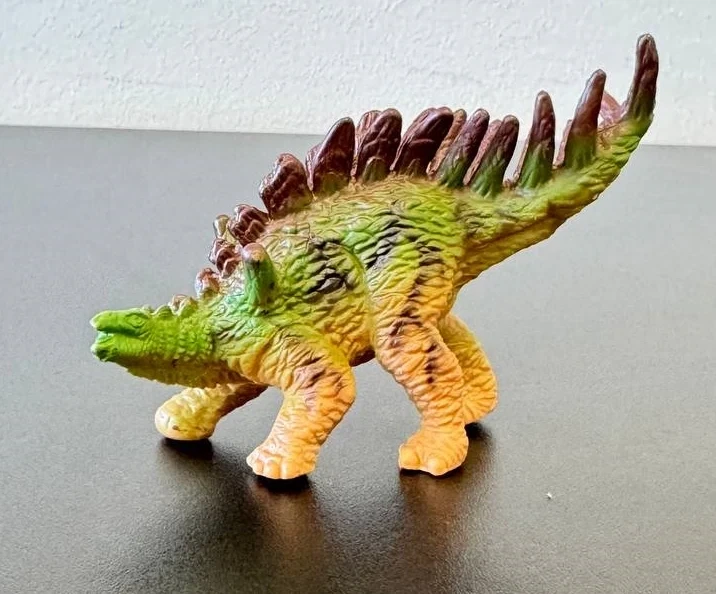 Фигурка Кентрозавр с голубыми глазами, Dino Toys, полимерная - изображение 2