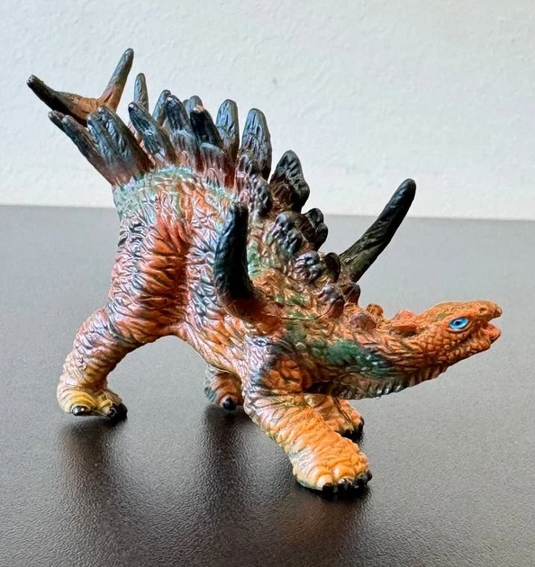 Фігурка Кентозавр з блакитними очима, Dino Toys, серія 57600 - Фото 2 Фігурка Кентозавр з блакитними очима, Dino Toys, серія 57600 - зображення 2