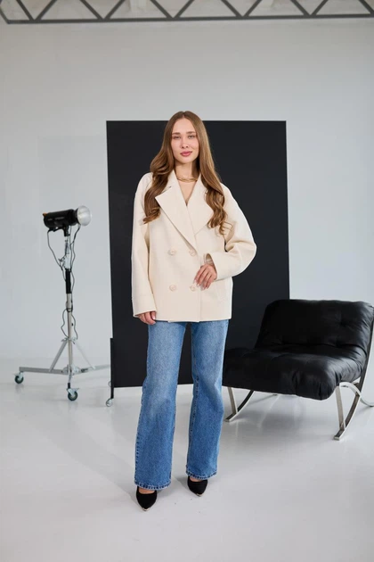 Жіноче коротке пальто піджак UF-Fashion М-409 42 бежевий - Фото 4 Жіноче коротке пальто піджак UF-Fashion М-409 42 бежевий - зображення 4