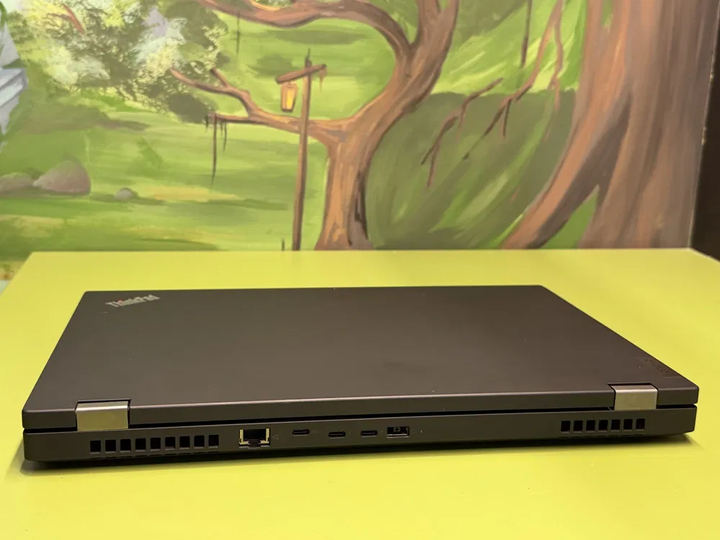 Мобильная рабочая станция Lenovo Thinkpad P15 Gen 1 / 15.6" (3840x2160) IPS / Intel Core i7-10850H (6 (12) ядер по 2.7 - 5.1 GHz) / 16 GB DDR4 / 512 GB SSD / nVidia Quadro T1000, 4 GB GDDR5, 128-bit / WebCam / TouchID б/у - изображение 5