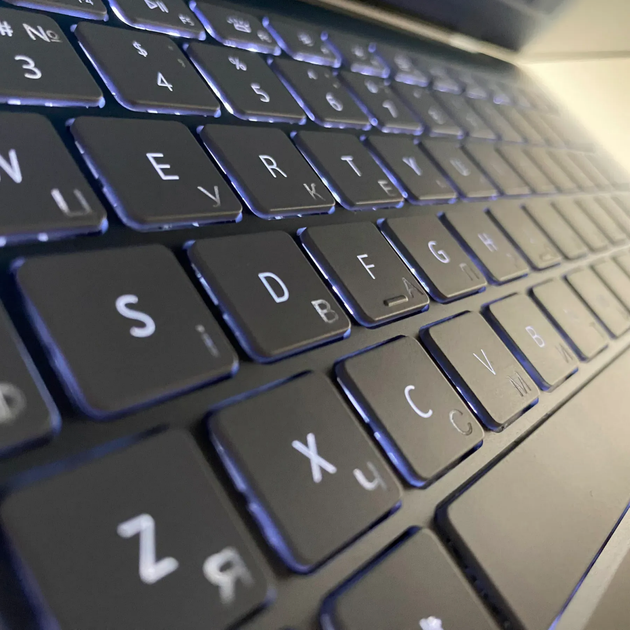 Ультрабук Б-класс Dell XPS 9315 / 13.4" (1920x1200) IPS / Intel Core i5-1230U (10 (12) ядер по 1.0 - 4.4 GHz) / 8 GB DDR5 / 256 GB SSD / Intel Iris Xe Graphics eligible / WebCam / TouchID б/у + Подарок Беспроводная мышь / USB - Фото 6 Ультрабук Б-класс Dell XPS 9315 / 13.4" (1920x1200) IPS / Intel Core i5-1230U (10 (12) ядер по 1.0 - 4.4 GHz) / 8 GB DDR5 / 256 GB SSD / Intel Iris Xe Graphics eligible / WebCam / TouchID б/у + Подарок Беспроводная мышь / USB - изображение 6