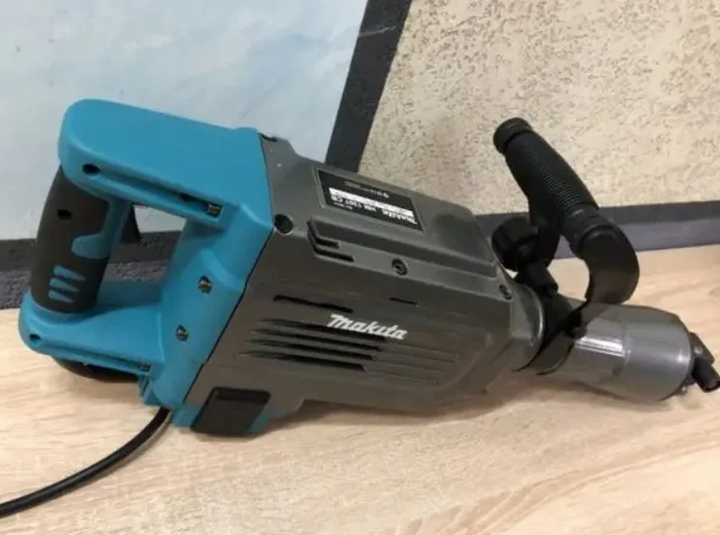 Отбойный молоток Makita 1700 Вт профессиональный электрический отбойник 45 Дж для демонтажа бетона кирпича камня 1450 уд/мин SDS-HEX антивибрационная система 220 В в кейсе - изображение 10