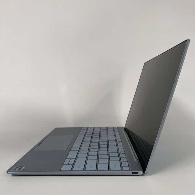 Ультрабук Б-класс Dell XPS 9315 / 13.4" (1920x1200) IPS / Intel Core i5-1230U (10 (12) ядер по 1.0 - 4.4 GHz) / 8 GB DDR5 / 256 GB SSD / Intel Iris Xe Graphics eligible / WebCam / TouchID б/у + Подарок Беспроводная мышь / USB - Фото 5 Ультрабук Б-класс Dell XPS 9315 / 13.4" (1920x1200) IPS / Intel Core i5-1230U (10 (12) ядер по 1.0 - 4.4 GHz) / 8 GB DDR5 / 256 GB SSD / Intel Iris Xe Graphics eligible / WebCam / TouchID б/у + Подарок Беспроводная мышь / USB - изображение 5