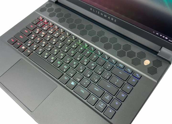 Ноутбук Alienware m16 R1: AMD Ryzen™ 9 7845HX / DDR5 32 ГБ / GeForce RTX 4080, 12 ГБ, TGP 175 Вт / SSD 1 ТБ / 16" QHD 240 Гц / Б/У - изображение 4