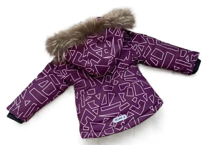Зимовий комплект "Tadpole" geometric для дівчинки 071069 бордовий 92см - Фото 9 Зимовий комплект "Tadpole" geometric для дівчинки 071069 бордовий 92см - изображение 9