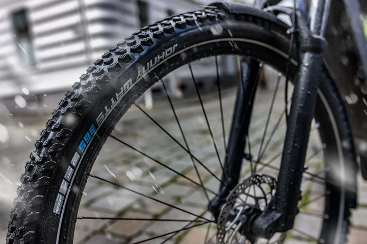Покрышка Schwalbe Johnny Watts 365 Perf DD GreenGuard 27.5x2.35 (60-584) - Фото 5 Покрышка Schwalbe Johnny Watts 365 Perf DD GreenGuard 27.5x2.35 (60-584) - изображение 5