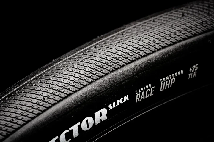 Покрышка GoodYear Connector Slick Race 700x40C чёрная - изображение 2