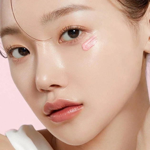 Крем для кожи вокруг глаз с полинуклеотидами и пептидами Medicube PDRN Pink Peptide Eye Cream, 30 мл - Фото 5 Крем для кожи вокруг глаз с полинуклеотидами и пептидами Medicube PDRN Pink Peptide Eye Cream, 30 мл - изображение 5