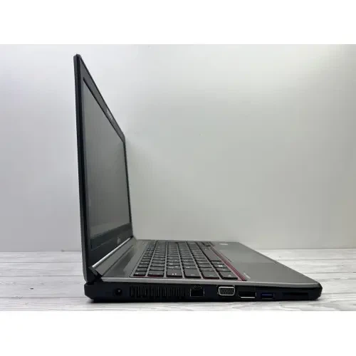 Ноутбук Fujitsu LifeBook E736 13.3 Core i7-6600U 2.6 ГГц 8GB 120GB + Windows 10 Home + АКБ + ЗП Вживані Б/В | 37823 - зображення 3
