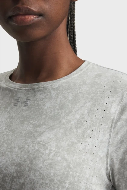 Жіноча сіра футболка UA Velociti Pro Print SS Under Armour XS 6012729-069 - Фото 3 Жіноча сіра футболка UA Velociti Pro Print SS Under Armour XS 6012729-069 - изображение 3