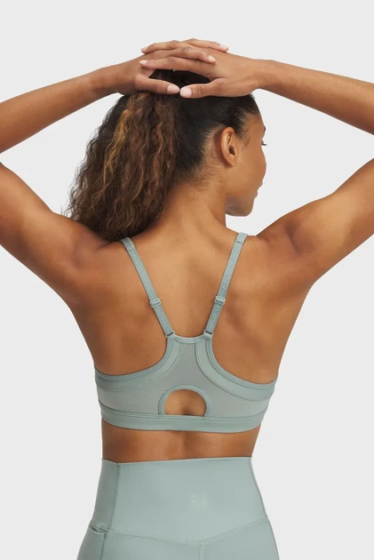 Жіночий м'ятний топ UA Infinity Low 2.0 Bra Under Armour L A-C 1384126-348 - изображение 3