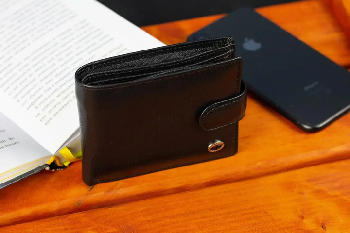 Кожаное мужское портмоне на кнопке ST Leather ST-104-1 черный - изображение 4