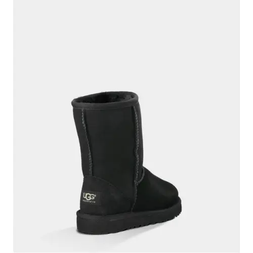 Дитячі уггі для дівчинки Кожані Середні чорні UGG Classic Short Kids Leather Black (25, чорний) - Фото 3 Дитячі уггі для дівчинки Кожані Середні чорні UGG Classic Short Kids Leather Black (25, чорний) - зображення 3