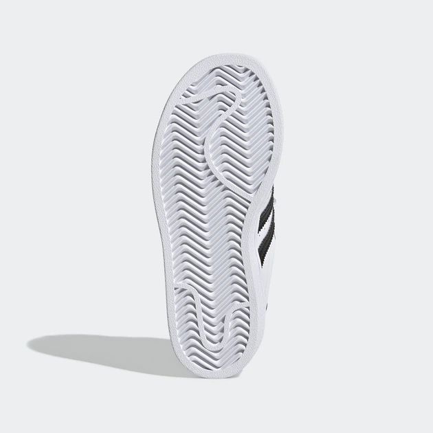 Дитячі кросівки Superstar adidas EF4838 (32 EUR) білий (4062053339687) - Фото 4 Дитячі кросівки Superstar adidas EF4838 (32 EUR) білий (4062053339687) - зображення 4