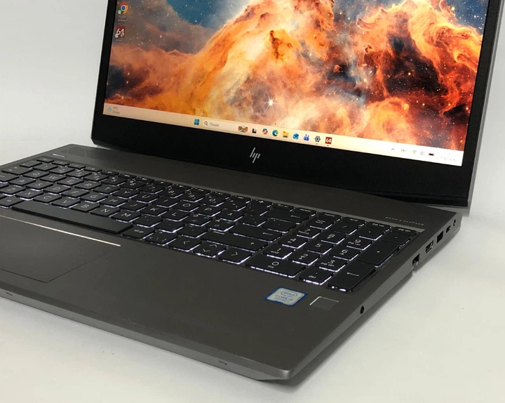 Ноутбук HP ZBook 15v G5 - 15,6" FullHD IPS / i5-8300H / 16gb / 256gb ssd NVMe / NVidia Quadro P600, 4GB, подсветка клавиатуры, Б/у - изображение 2