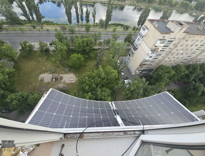 Комплект Сонячних панелів з контролером DOKIO 400 Вт Сонячні панелі гнучкі - Фото 9 Комплект Сонячних панелів з контролером DOKIO 400 Вт Сонячні панелі гнучкі - зображення 9