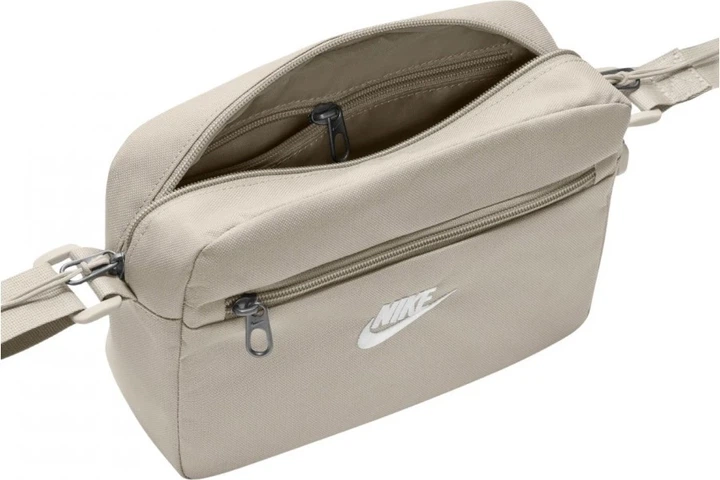 Torebka na ramię Nike Heritage 2.0 Kremowa (IB4378 236) - Zdjęcie 4 Torebka na ramię Nike Heritage 2.0 Kremowa (IB4378 236) - obraz 4