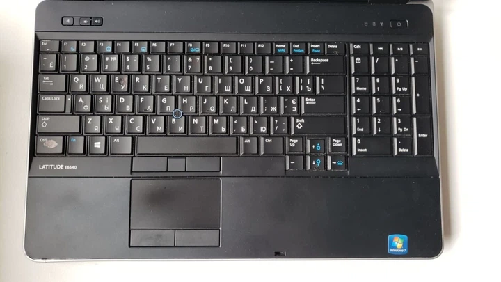 Игровой ноутбук Dell Latitude E6540 / 15.6" (1920x1080) TN / Intel Core i7-4800MQ (4 (8) ядра по 2.7 - 3.7 GHz) / 16 GB DDR3 / 480 GB SSD / AMD Radeon HD 8790M, 2 GB GDDR5, 128-bit / WebCam / DVD-ROM б/у - Фото 3 Игровой ноутбук Dell Latitude E6540 / 15.6" (1920x1080) TN / Intel Core i7-4800MQ (4 (8) ядра по 2.7 - 3.7 GHz) / 16 GB DDR3 / 480 GB SSD / AMD Radeon HD 8790M, 2 GB GDDR5, 128-bit / WebCam / DVD-ROM б/у - изображение 3