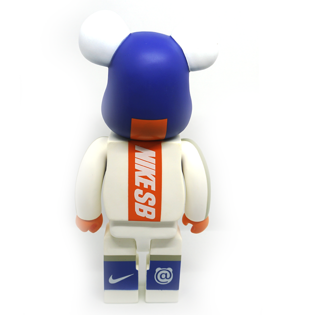 Дизайнерская статуэтка игрушка BEARBRICK NIKE SB BLUE 400% - Фото 4 Дизайнерская статуэтка игрушка BEARBRICK NIKE SB BLUE 400% - изображение 4