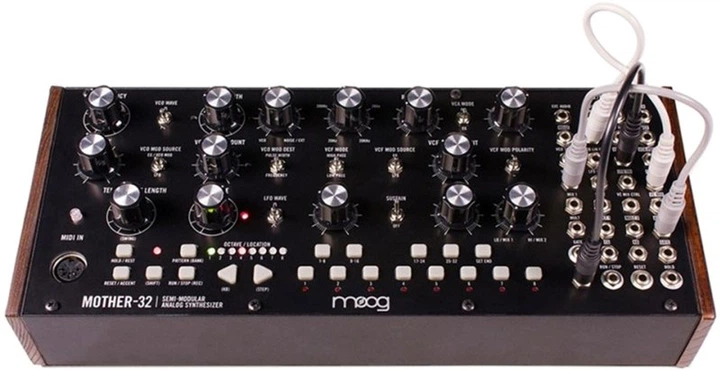 Аналоговый синтезатор Moog Mother-32 (222952) – фото, отзывы