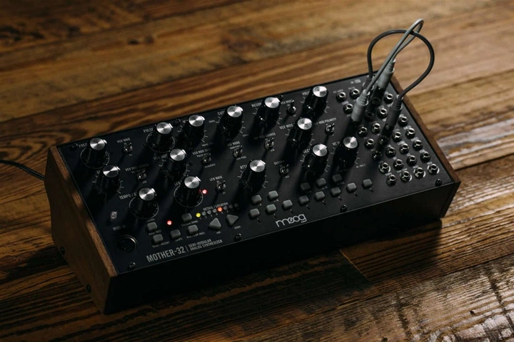 Moog Mother 32 モーグ マザー32 moog Mother-32 セミモジュラー