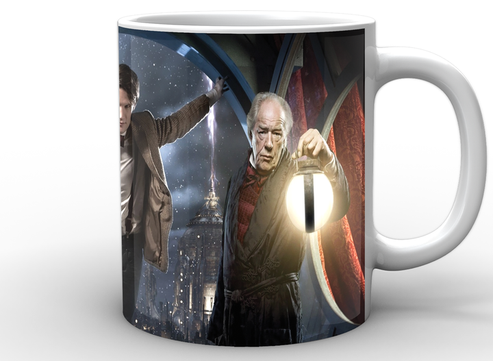 Кружка GeekLand белая Доктор Кто Doctor Who Доктор кто на фоне арки DW.02.025 - изображение 2