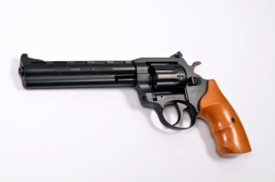 Револьвер под патрон Флобера Safari RF-461 cal. 4 мм буковая рукоятка, BLACK CERAKOTE
