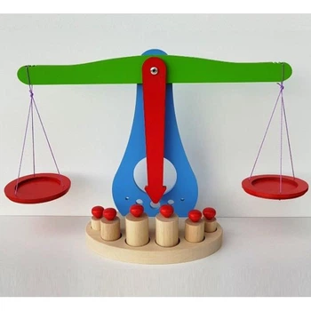 Весы деревянные обучающий макет Komarovtoys A376