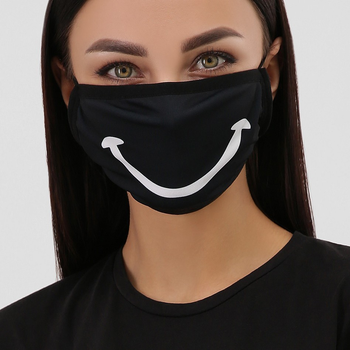 Багаторазова захисна маска чорна з принтом посмішка MSK015