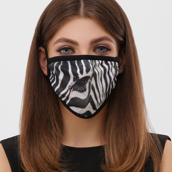 Многоразовая защитная маска черная с принтом MSK063