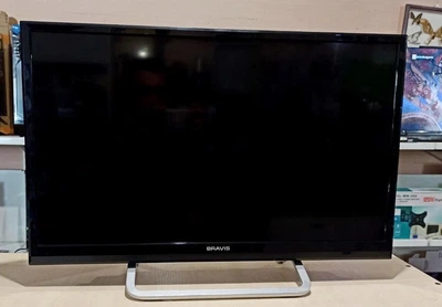 Телевизор Bravis LED-28B1000 Black(без ножки) + кронштейн - Б/У