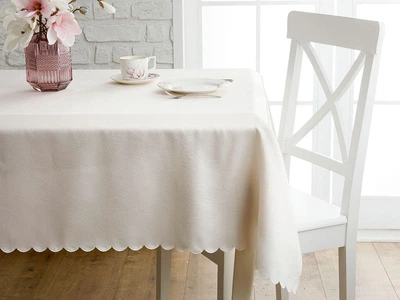 Скатерть English Home Bella 140х180 см
