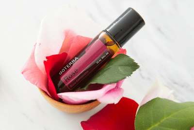 Эфирное масло розы doTerra Rose Touch (Rosa damascena) роллер 10 ml