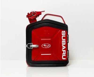 Подарок для мужчин Канистра-бар 5 л с маркой авто Subaru Красная + 2 стакана в подарок Shop Monkeys (KA-Subaru-4422)