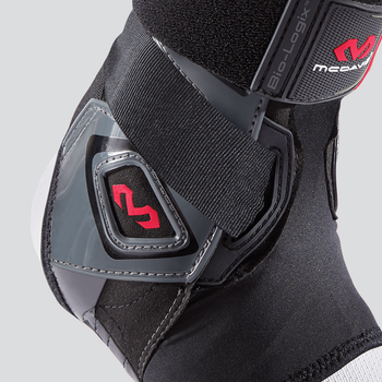 Спортивный голеностоп (Правый) McDavid Elite Bio-Logix™ Ankle Brace(4197) M Черный
