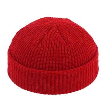 Короткая шапка вязаная красный One size