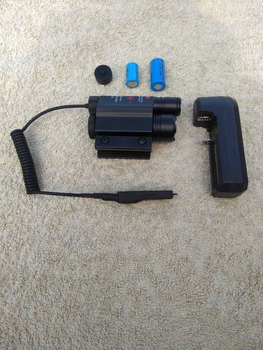 Лазер для оружия с фонарём и аккумуляторами Gun Laser
