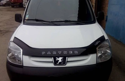 Дефлектор капота Peugeot Partner 2002-2012 з логотипом Vip Tuning