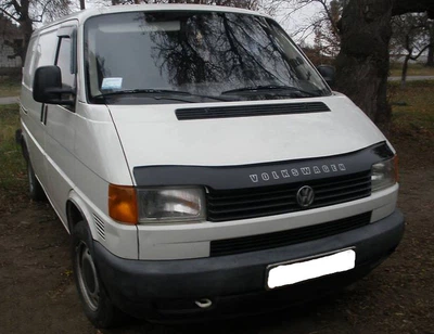 Дефлектор капота Volkswagen T4 1990-2003 с логотипом Vip Tuning