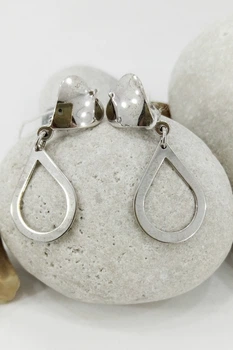 Серьги из серебра безкамёнка контурные "Капля" (400054 м)