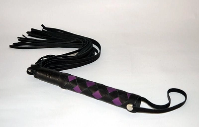 Плетка кожаная 24 хвоста с плетеной ручкой цвет черно-фиолетовый (16775229000000000)