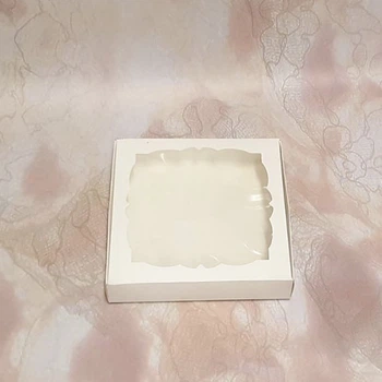 Коробка для пряників з віконцем 15*15*3см
