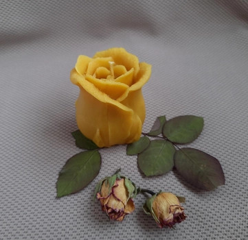 Свеча восковая из натурального пчелиного воска "Роза" Zigrivay (6х5см) (10035)