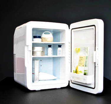 Холодильник для косметики B.FRIDGE із дзеркалом 8 літрів білий
