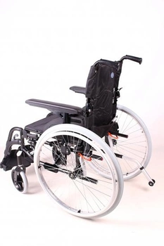 Инвалидная коляска Invacare Action 2 NG Облегченная 45.5 см (2000444004099)
