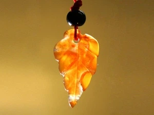 Амулет кулон з сердоліку Лист Арурі Semantic Jewelry 3.0 x 2.0 x 0.2 см